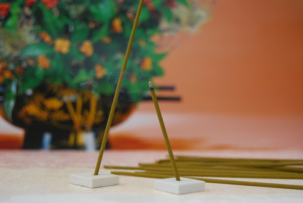 Sandalwood incense jossticks