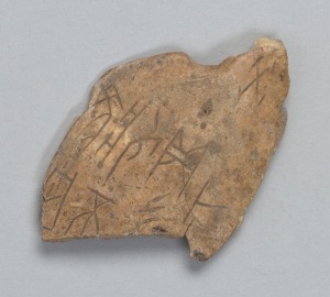 Hueso con inscripciones oraculares (China, 1300-1100 aC)
